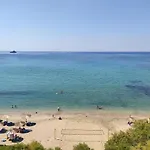 Athinais * Karystos (Evia)