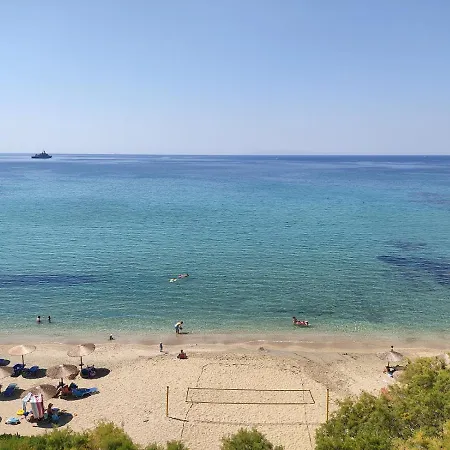 Athinais * Каристос